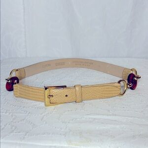 Carlisle Vintage croc embossed Textured Beige Belt. Genuine leather. Size M